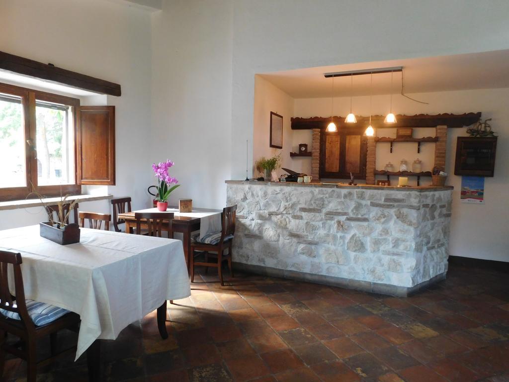 Locanda Sul Lago Santo Stefano Di Sessanio Exterior foto